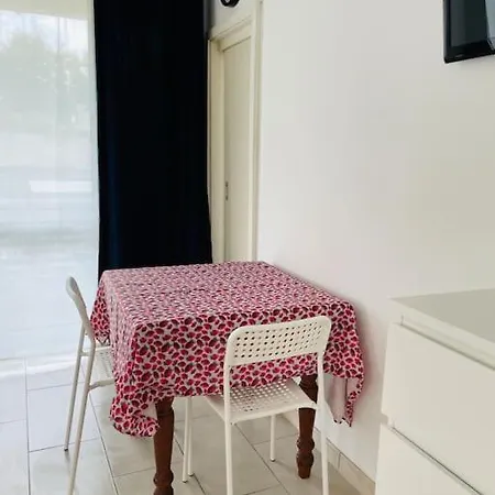 Studio-apartment Mit Balkon Apartamento