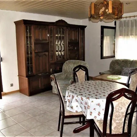 In Lockwitz Mit Grill Holiday home Dresden