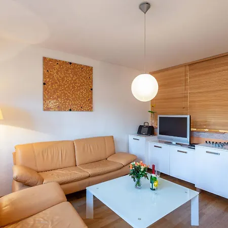 - 3 Apartment