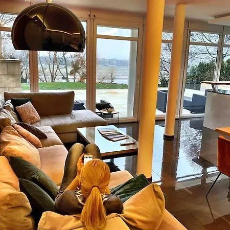 Holiday home Beheizbarer Pool - Zentral & Modern Mit Elbzugang!