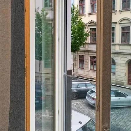 Apartment Luxus Im Zentrum Fuer 6 Personen Mit 3 Zimmern, Balkon, Parkplatz, Wlan Dresden