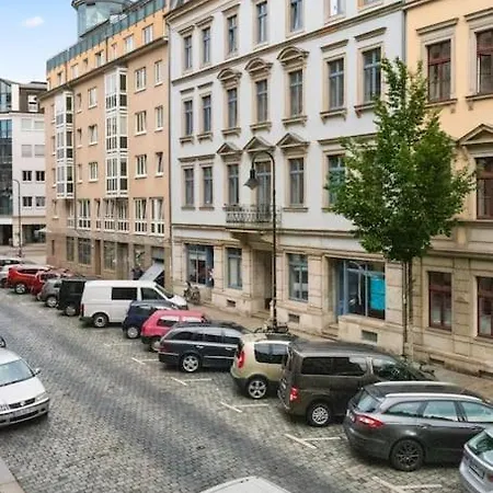 Luxus Im Zentrum Fuer 6 Personen Mit 3 Zimmern, Balkon, Parkplatz, Wlan Apartment *