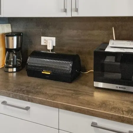 Apartment Luxus Im Zentrum Fuer 6 Personen Mit 3 Zimmern, Balkon, Parkplatz, Wlan