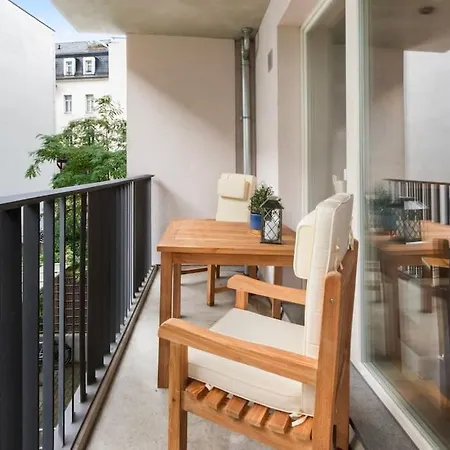 Apartment Luxus Im Zentrum Fuer 6 Personen Mit 3 Zimmern, Balkon, Parkplatz, Wlan *