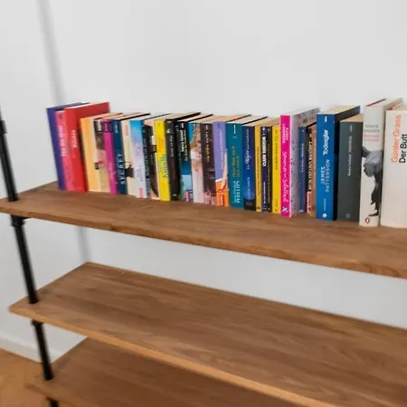Luxus Im Zentrum Fuer 6 Personen Mit 3 Zimmern, Balkon, Parkplatz, Wlan Apartment