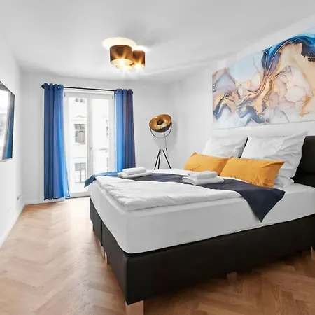 Apartment Luxus Im Zentrum Fuer 6 Personen Mit 3 Zimmern, Balkon, Parkplatz, Wlan *