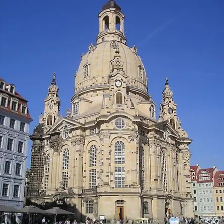 Luxus Im Zentrum Fuer 6 Personen Mit 3 Zimmern, Balkon, Parkplatz, Wlan Dresden