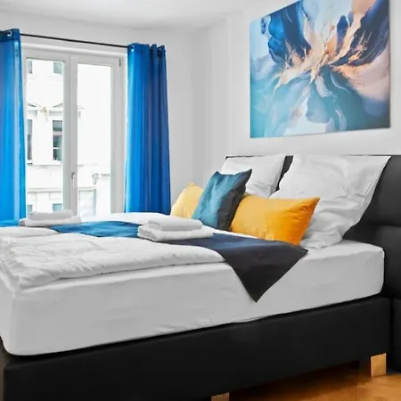 Luxus Im Zentrum Fuer 6 Personen Mit 3 Zimmern, Balkon, Parkplatz, Wlan * Dresden