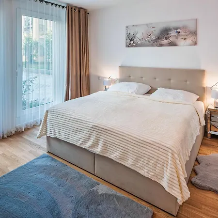 Am Grossen Garten - Terrasse & Parkplatz -8 Personen Apartment