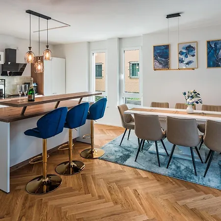 Apartment Am Grossen Garten - Terrasse & Parkplatz -8 Personen *