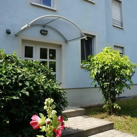 Wohnglueck Mit Balkon Im Preussischen Viertel Apartment Dresden