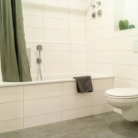 Wohnglueck Mit Balkon Im Preussischen Viertel *