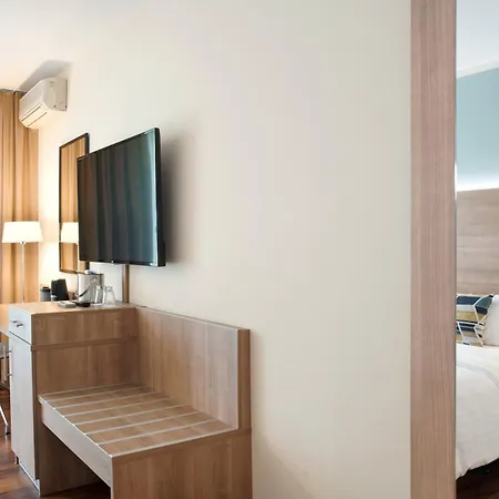 Courtyard By Marriott Hotel