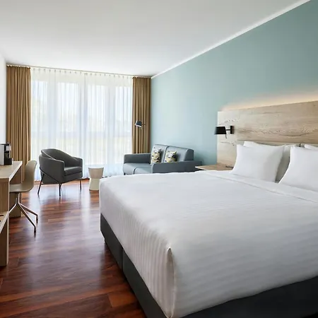 Courtyard By Marriott 4*