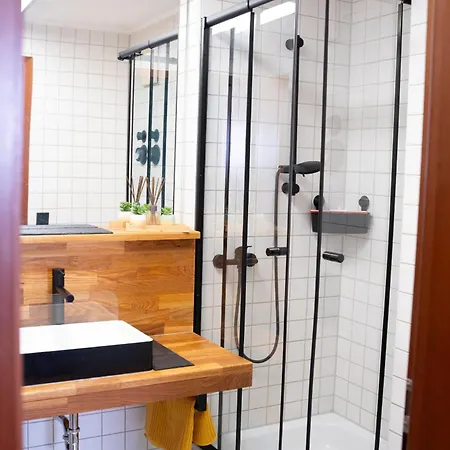 Sixty Two 62 Apartment *