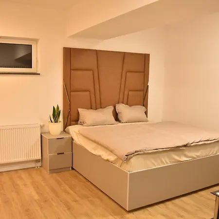 4 Apartment *