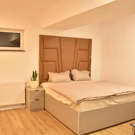 Apartment 4 *