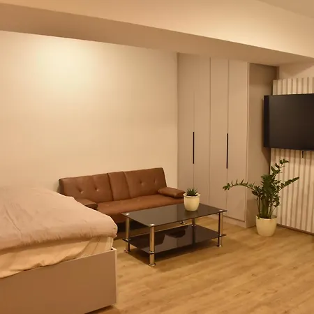 Apartment 4 *