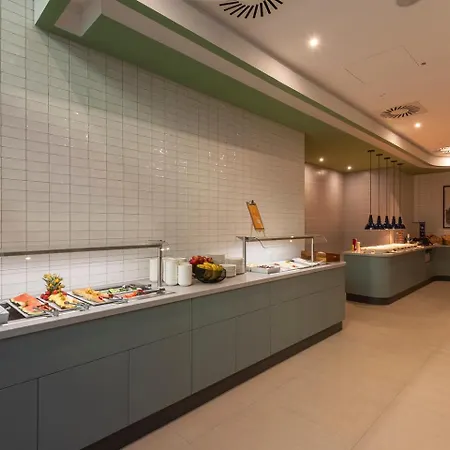Hampton By Hilton Centre