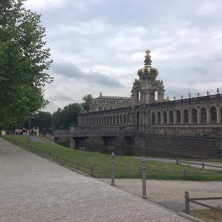 Fewo Am Zwinger 2 Apartment *