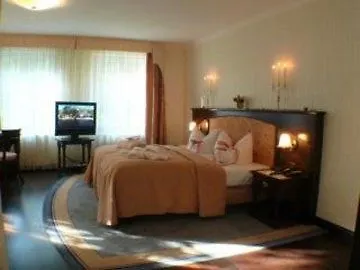 Romantik And Restaurant Pattis Dresde