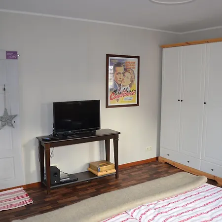 Adele - Gastezimmer Und Am Elberadweg Apartment Dresden
