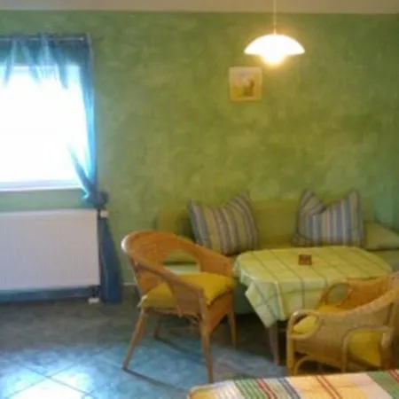 Im Dresdner Amselgrund * Hermsdorf (Brandenburg)