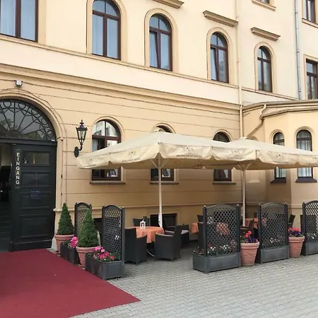 Bayerischer Hof Hotel 4*