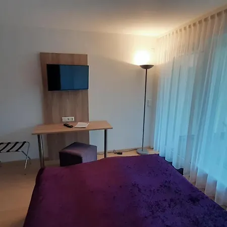 Am Schillergarten Apartment