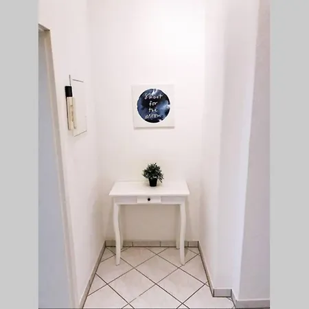 Familienfreundliches Im Zentrum Fuer Geschaeftsreisen Und Privat Apartment Dresden