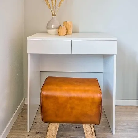 New I Cozy I Netflix I Wlan I Near Airport Apartment Dresden
