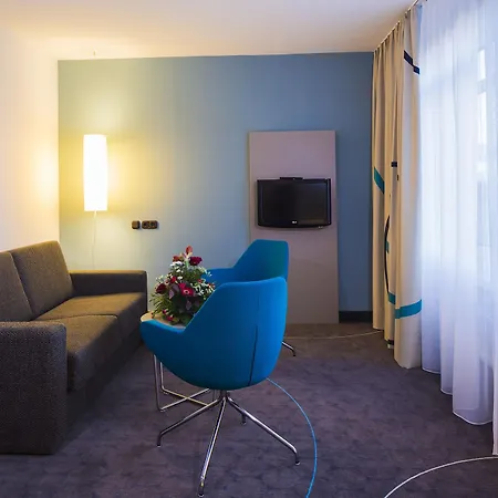 Am Terrassenufer 4*
