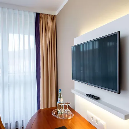 Hotel Radisson Blu Park & Conference Centre 4*