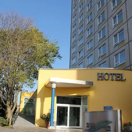 Am Terrassenufer 4*