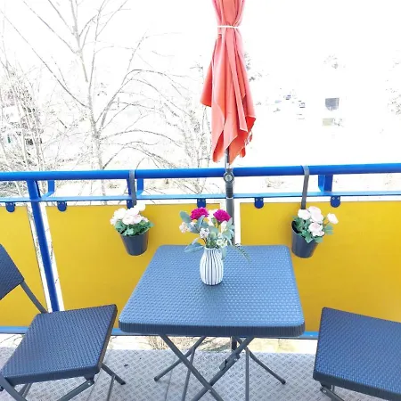 Helles Mit Balkon Am Grossen Garten Nahe Stadtzentrum Appartamento *