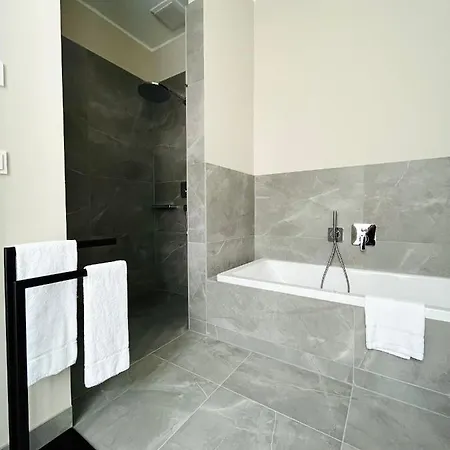 Apartamento Luxury / 3-raum-suite An Der Frauenkirche / 4 *