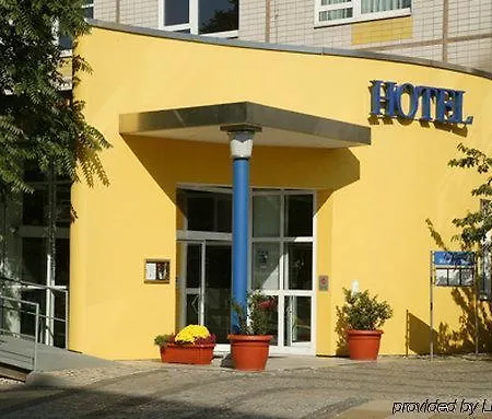 Am Terrassenufer 4*
