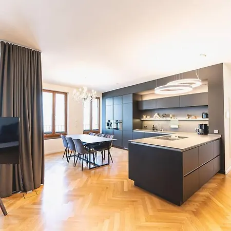 Tip! 120 Qm Direkt Am Neumarkt Apartment