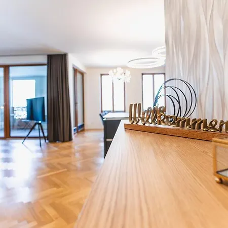 Tip! 120 Qm Direkt Am Neumarkt Apartment