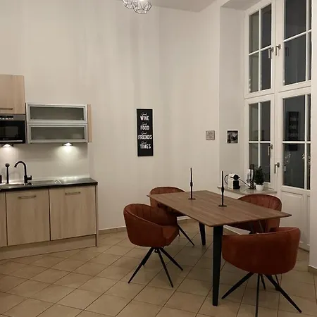 Wohlfuehlen In Perfekter Lage * Dresden