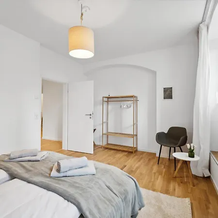 Wiener Palais Am Grossen Garten, Arbeitsplatz, Familie, 7 Pers, Smart-tv