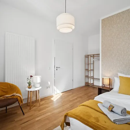 Wiener Palais Am Grossen Garten, Arbeitsplatz, Familie, 7 Pers, Smart-tv Apartment Dresden