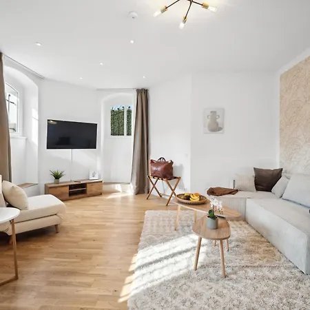 Wiener Palais Am Grossen Garten, Arbeitsplatz, Familie, 7 Pers, Smart-tv Apartment *