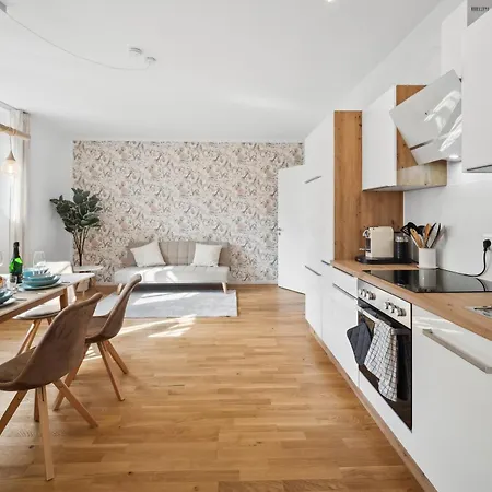 Wiener Palais Am Grossen Garten, Arbeitsplatz, Familie, 7 Pers, Smart-tv Dresden