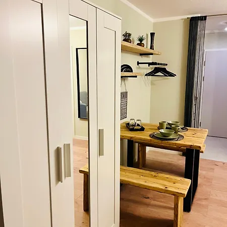 An Der Elbe Mit Balkon, Kueche Und Netflix Apartment Dresden