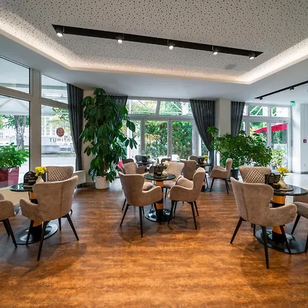 德累斯顿阿兹姆酒店 4*