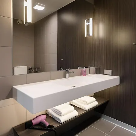 Moxy Neustadt Hotell