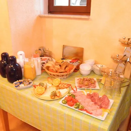 Guest house Zu Altpieschen 3*
