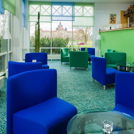 Hotel Am Terrassenufer 4*