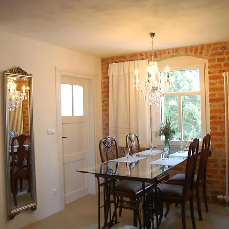 Strohhutmanufaktur Appartement *